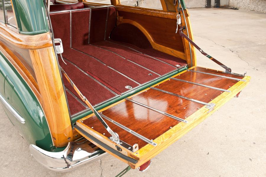  Oldsmobile Series 76 Station Wagon 1949 года  (фото 2 из 19)